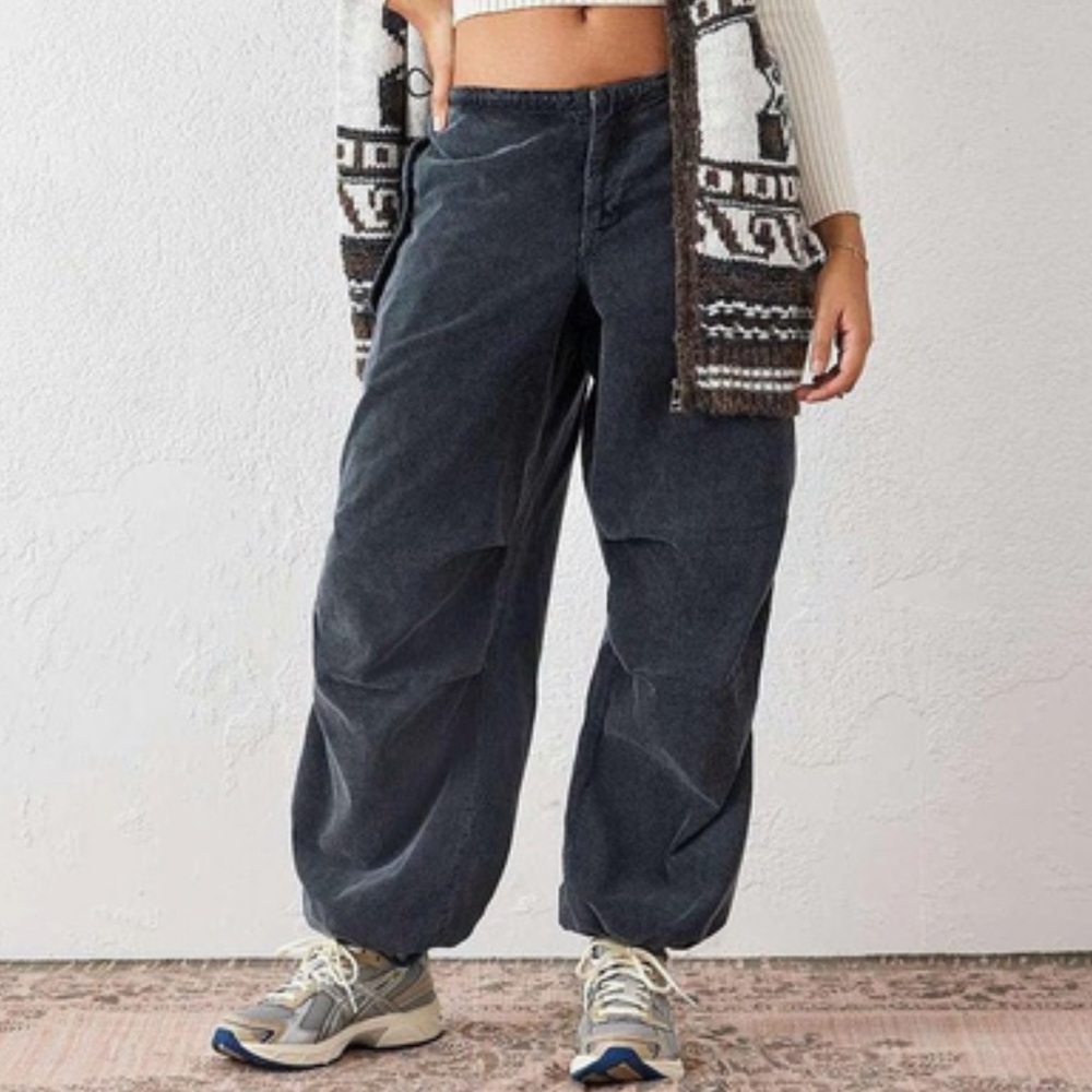 pants black poofy